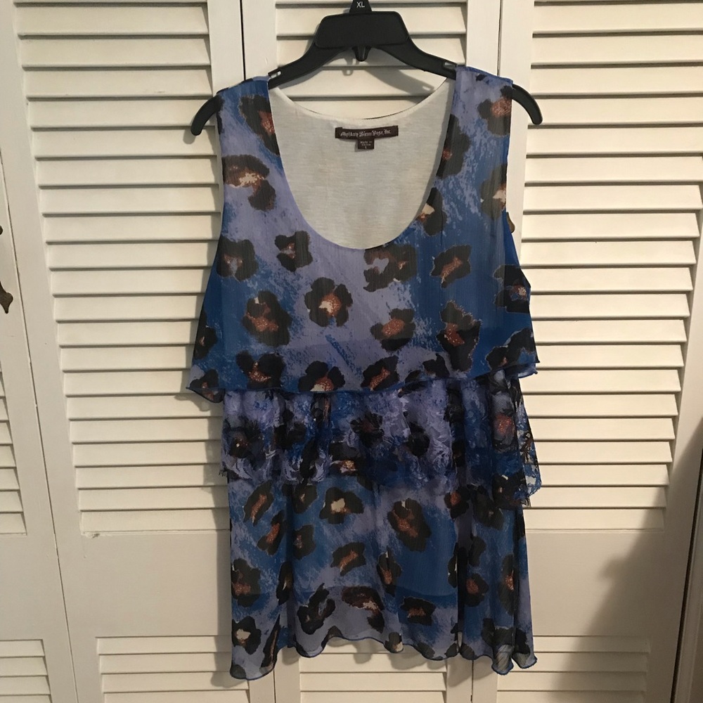 Sleeveless shirt
